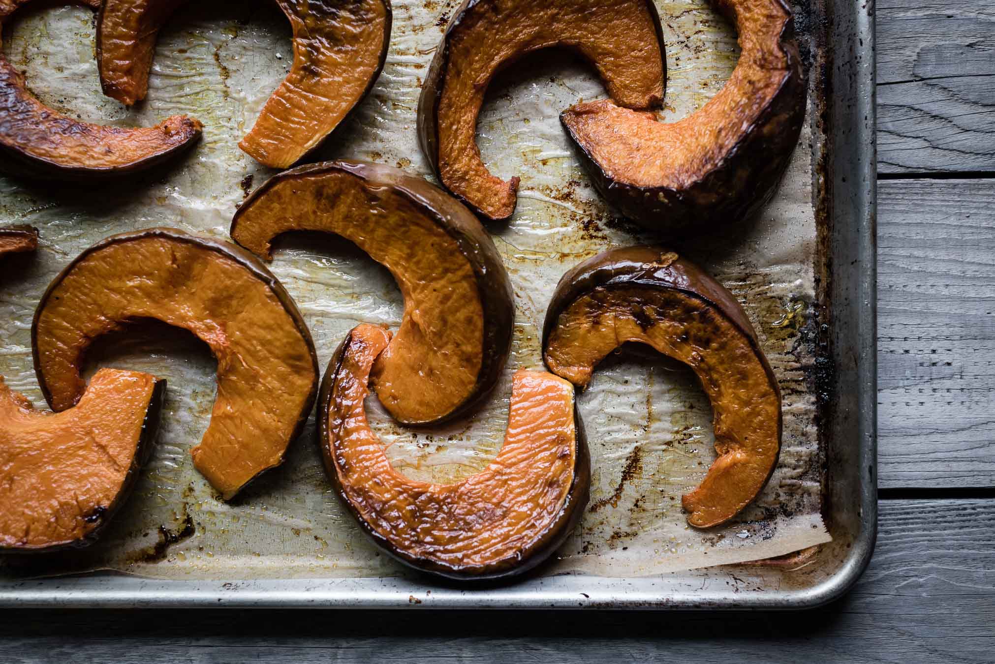 vegan cheesy pumpkin rigatoni pie