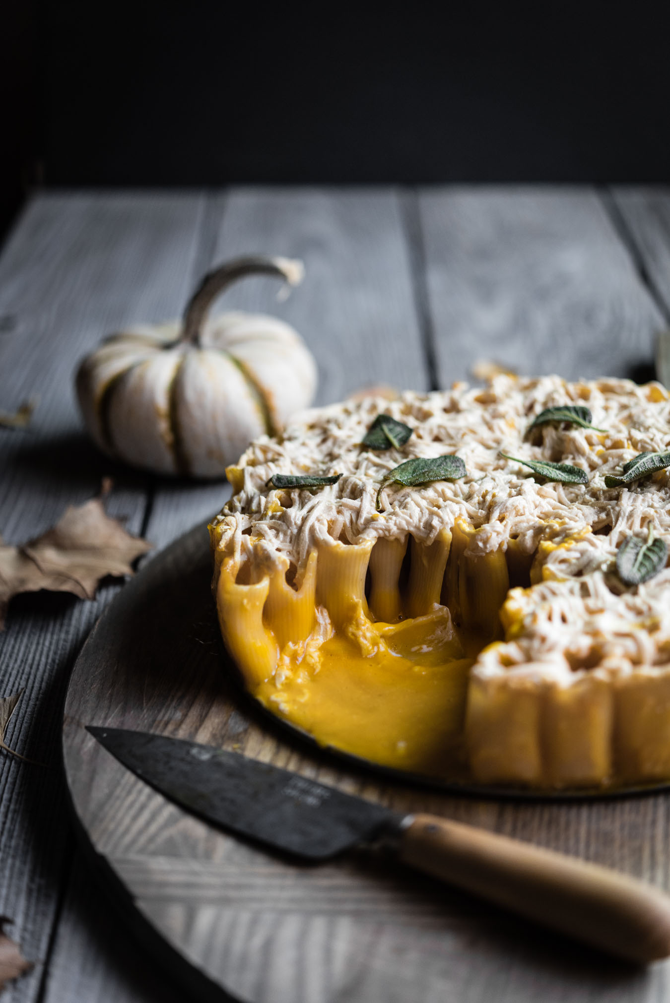 vegan cheesy pumpkin rigatoni pie