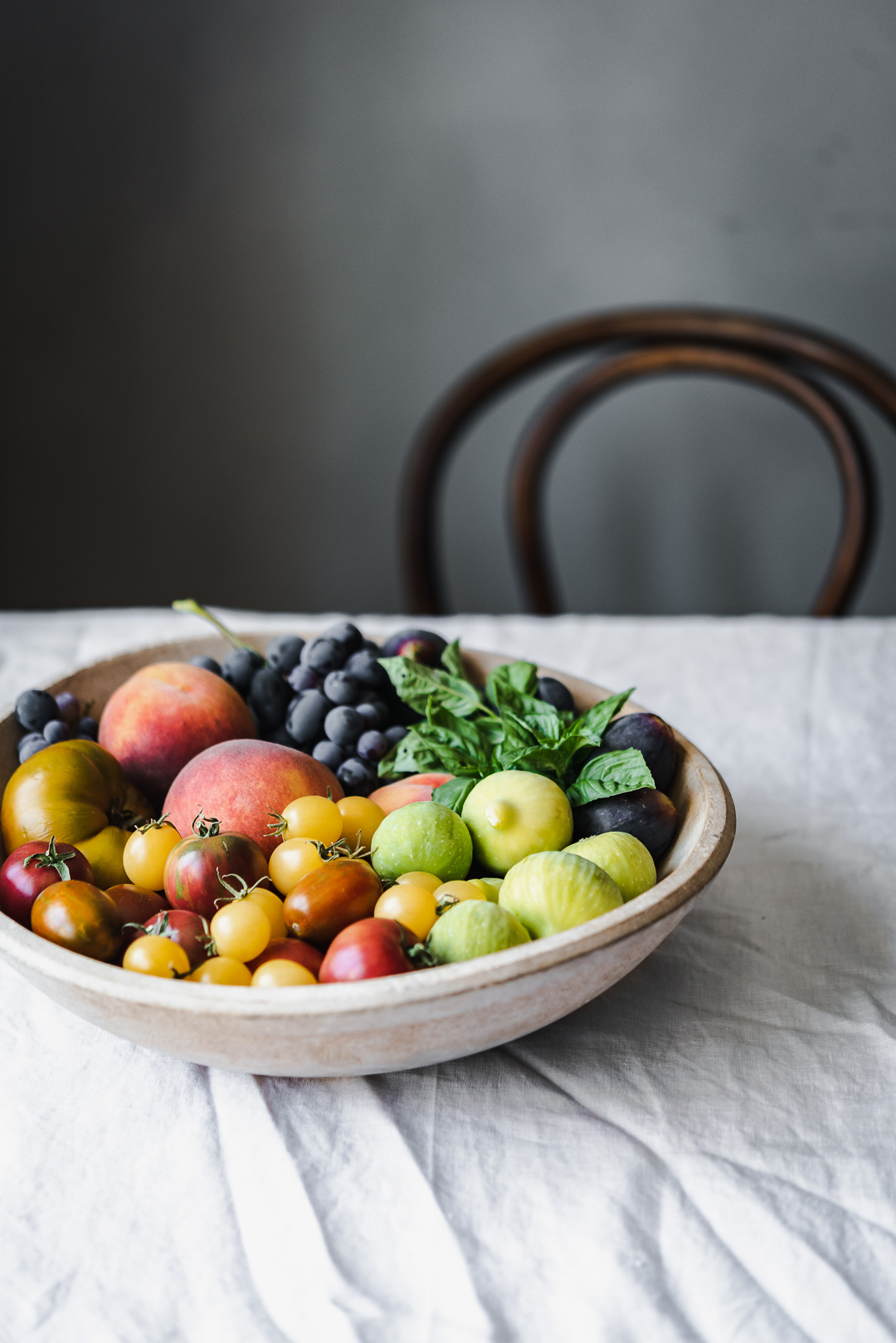 LATE SUMMER HARVEST SALAD featuring the best of summer produce | ful-filled.com