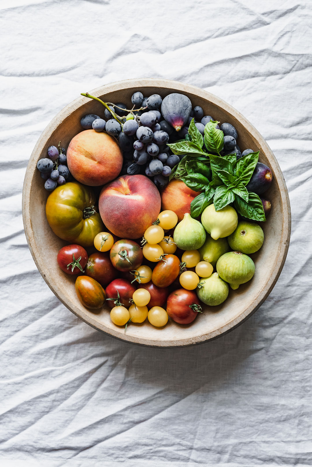 LATE SUMMER HARVEST SALAD featuring the best of summer produce | ful-filled.com