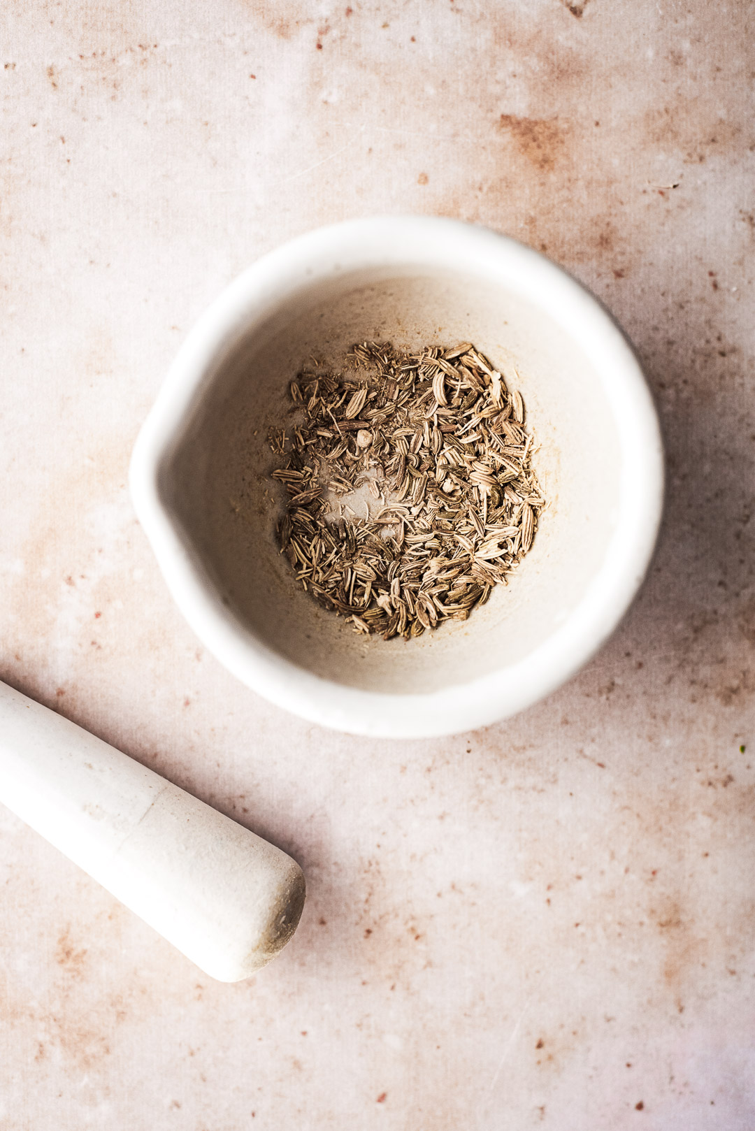 crushed fennel seeds