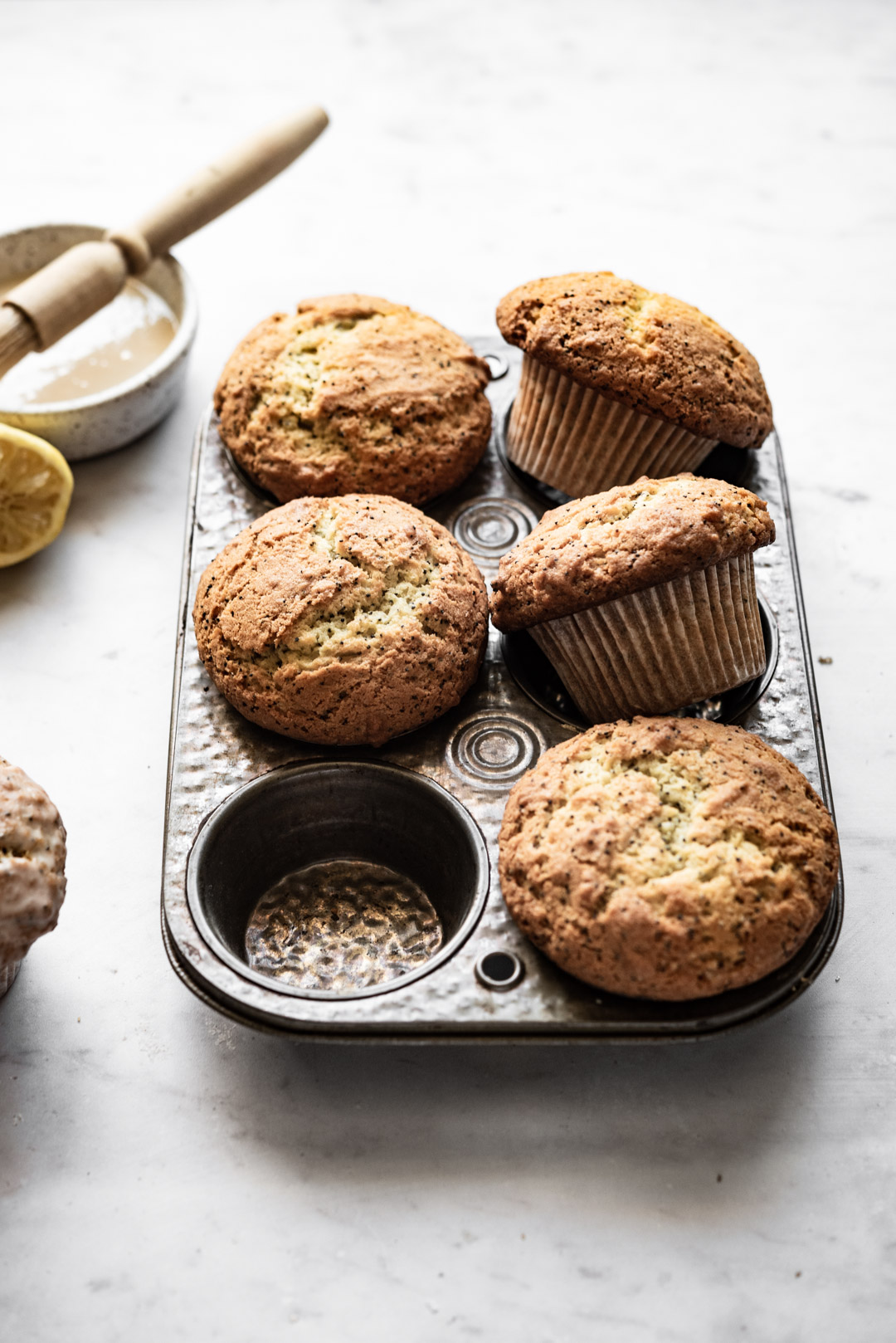 BAKERY STYLE LEMON POPPYSEED MUFFINS