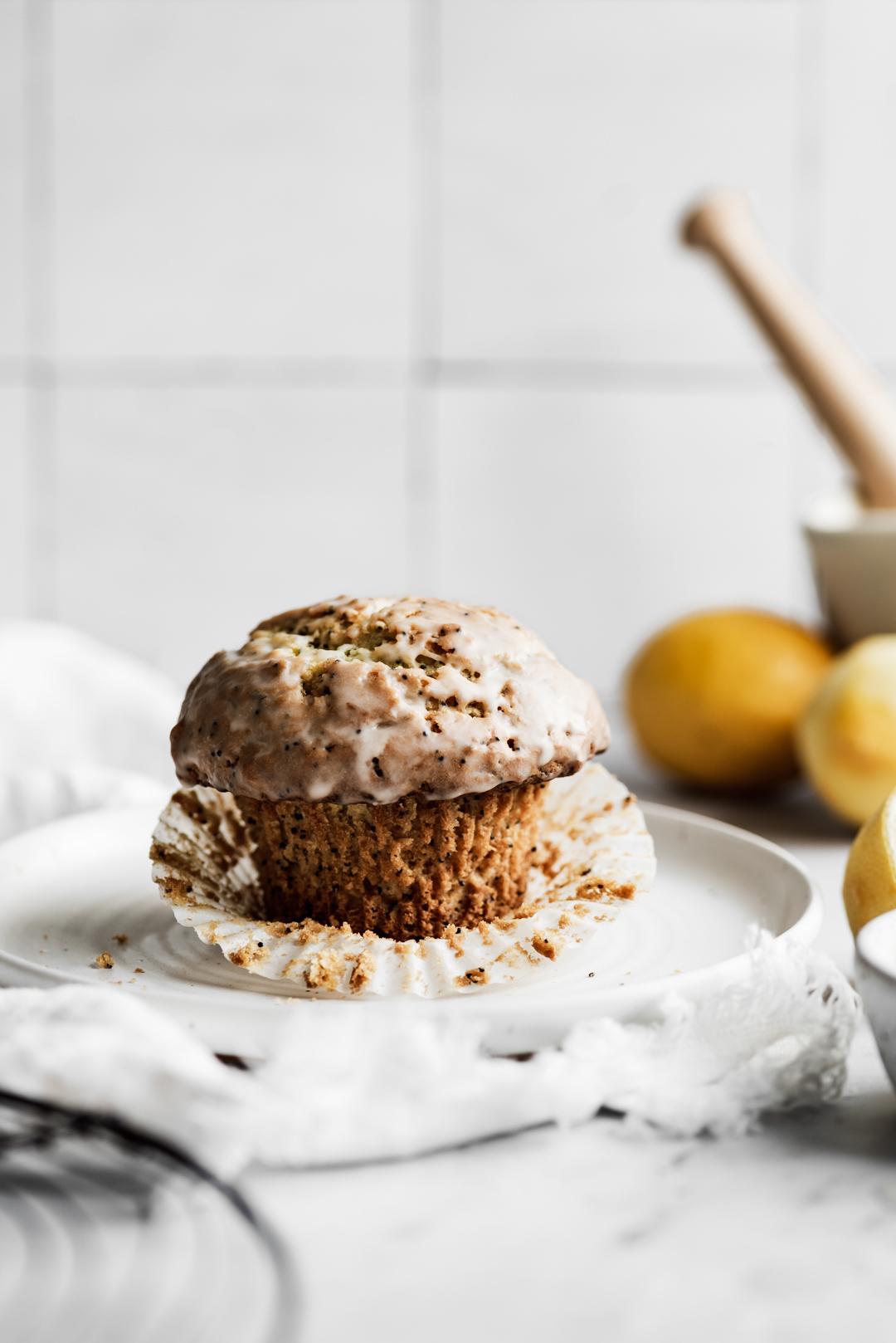 BAKERY STYLE LEMON POPPYSEED MUFFINS