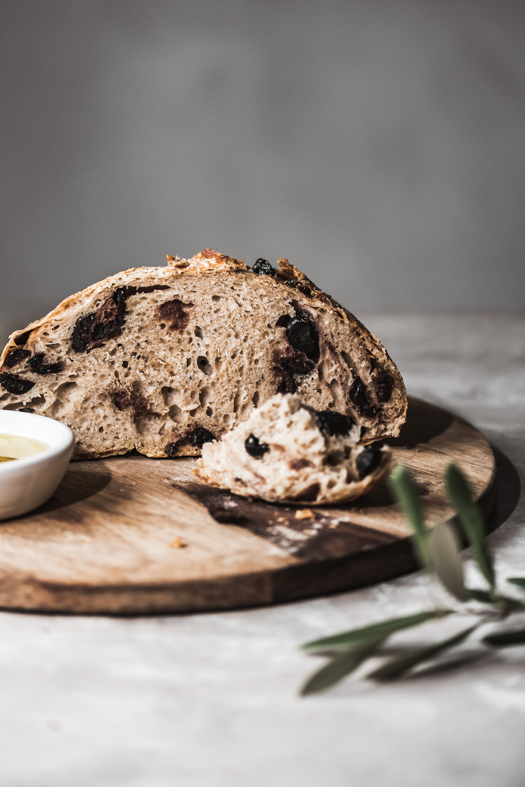 With a crisp crust and a tender interior flavored with Greek oregano and salt-cured Greek olives, this no-knead Greek olive bread recipe reaps a huge reward for little effort. 