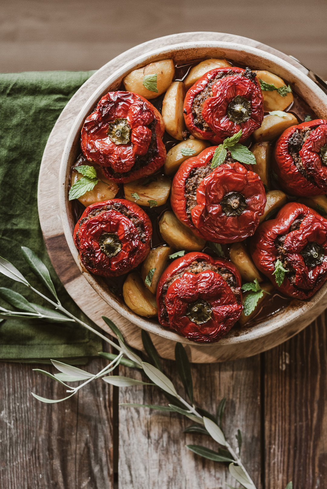 A unique take on tradtional Greek Gemistá, these Cauliflower Rice Stuffed Peppers are an absolutely delicious way to enjoy this classic dish.